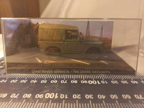 007 James Bond Land Rover series 111 - The Living Deilight