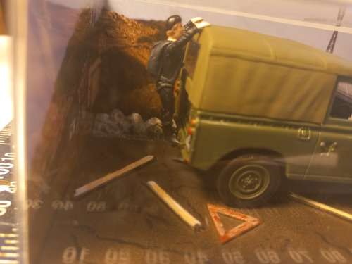 007 James Bond Land Rover series 111 - The Living Deilight