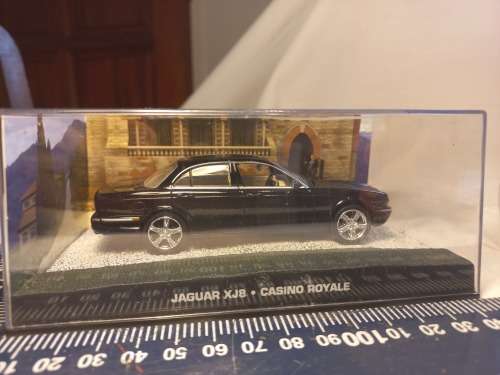 007 James Bond Jaguar XJ8 - Casino Royal