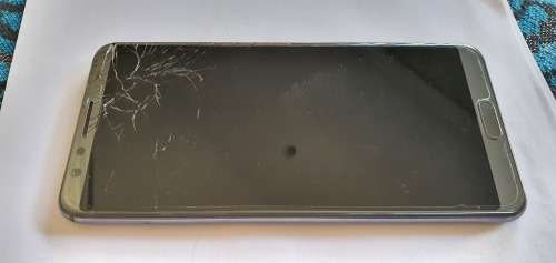 Huawei Nova 2S / cracked screen