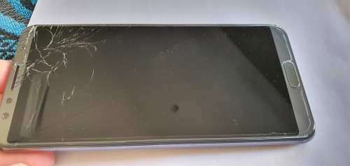 Huawei Nova 2S / cracked screen