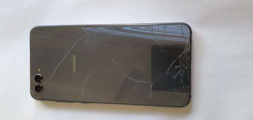 Huawei Nova 2S / cracked screen