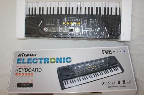 Big Fun Electronic Keyboards Pianos 61 keys 16 tones