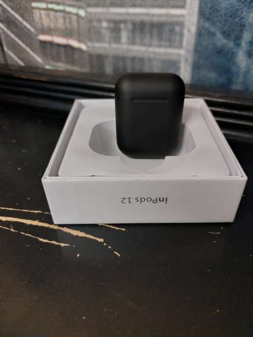 Generic Earphones for Apple and Android - Black