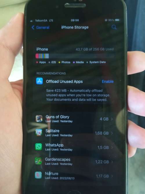 Dont miss out! Iphone 7 Plus 256gb *84% batt health*