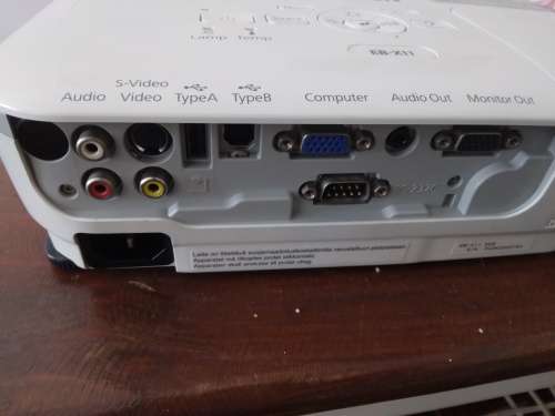 Epson EB-X11 projector