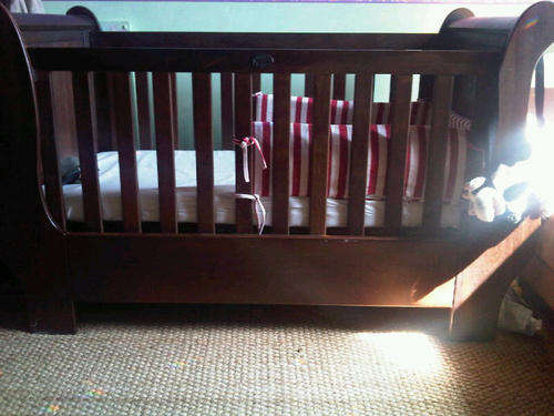 PLANTATION 1900 WOODEN COT IN ANTIQUE DARK WOOD FINISH