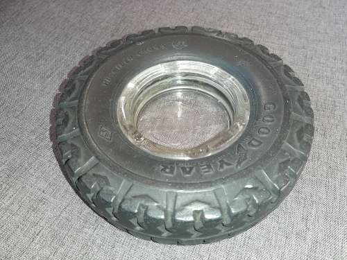 CRAZY R1 START. NO RESERVE. VINTAGE GOODYEAR TRUCK TYRE ASHTRAY