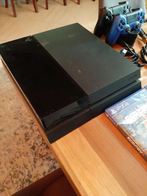 *** SONY PS4  / PLAYSTATION 4 *** ULTIMATE GAMING BUNDLE *** CRAZY R1 START *** NO RESERVE ***