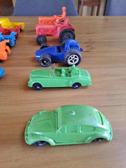 ** CRAZY R1 START ** NO RESERVE ** HUGE TOMTE / GALANITE PLASTIC / RUBBER CAR COLLECTION **