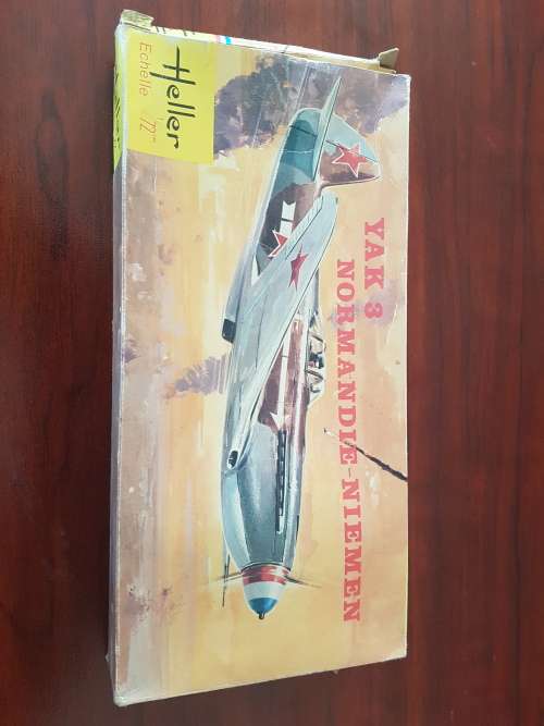 Vintage 1966 HELLER 1/72 WW II YAK-3 NORMANDIE-NIEMEN Model Kit