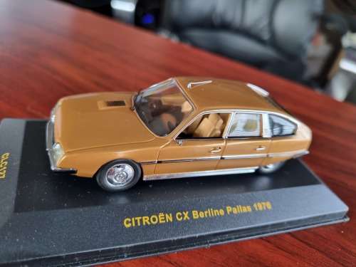 Ixo Citroen CX Berline Pallas 1976