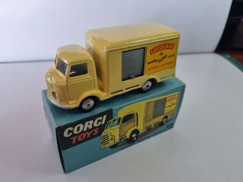 Corgi 411 Karrier ` Bantam` Lucozade Van