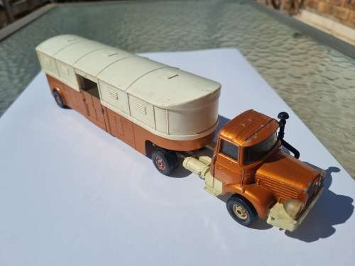 Corgi 1105 Berliet Horse Transporter
