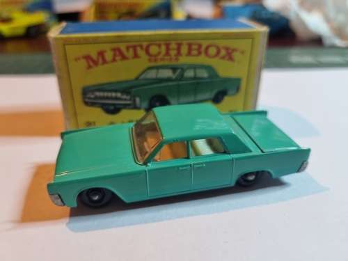 Matchbox #31 Lincoln Continental with original box