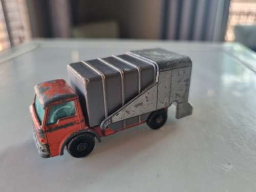 Matchbox #7 Refuse Truck