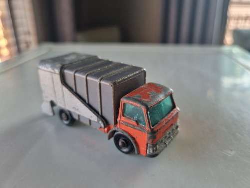 Matchbox #7 Refuse Truck