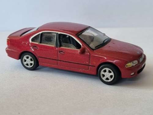 Road Signature BMW 528i