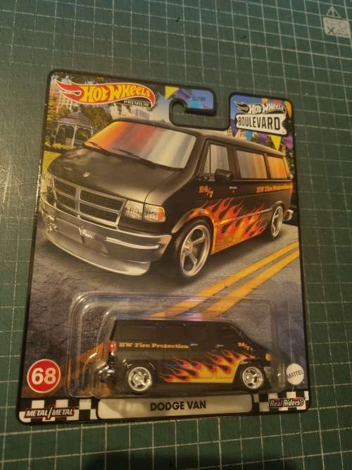 Hot Wheels Premium Boulevard #68 Dodge Van