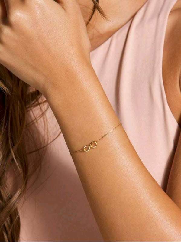 18K GOLD PLATED INFINITY CHAIN WITH MATCHING HAND CHAIN AS SET.