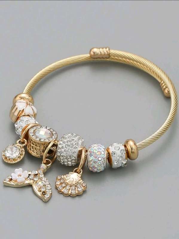 ****STUNNING OCEAN THEMED BRACLET****
