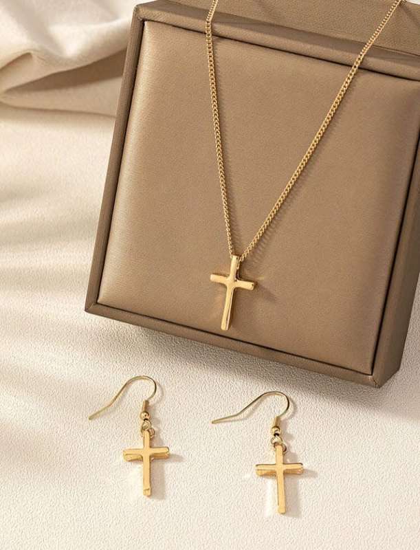Cross  chain and earrings