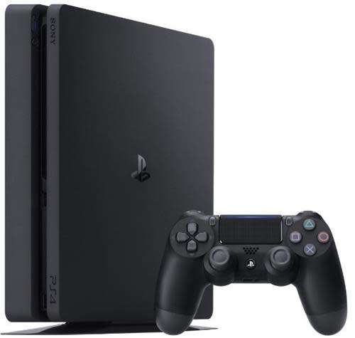 Playstation 4 + 2 Games (God of WAR) and (Fifa 2018) + 1 controller