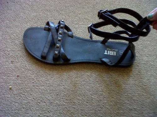 **Cute black LEGIT sandals!!**