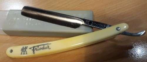 Friodur 59 1/2 straight razor - shoulderless model
