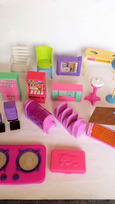 Doll House Toys, 16 Large pieces