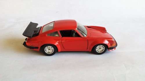 Porsche 911 Diecast Model Car, Bburago, 1:24, Made in Italy