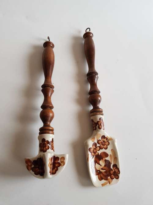 Wood/Ceramic Spatula and mixer ornament