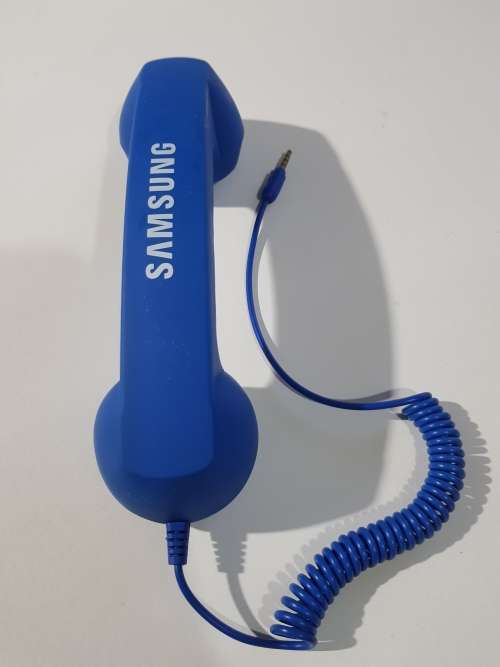 Samsung Handset, Plugs into Cellphone
