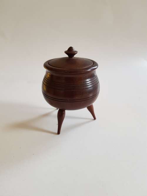 Wooden 3 Legged Pot