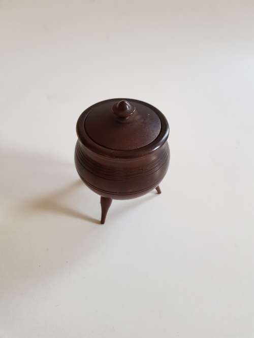Wooden 3 Legged Pot