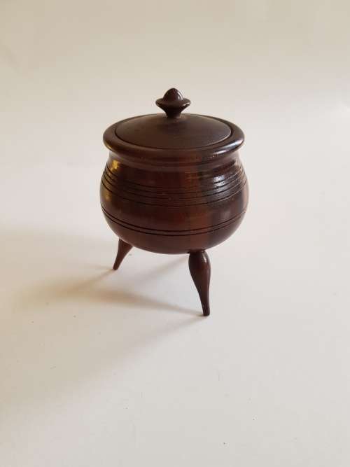 Wooden 3 Legged Pot