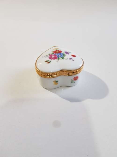 Porcelain Japanese Trinket Box, Gold Rimmed, Hinged