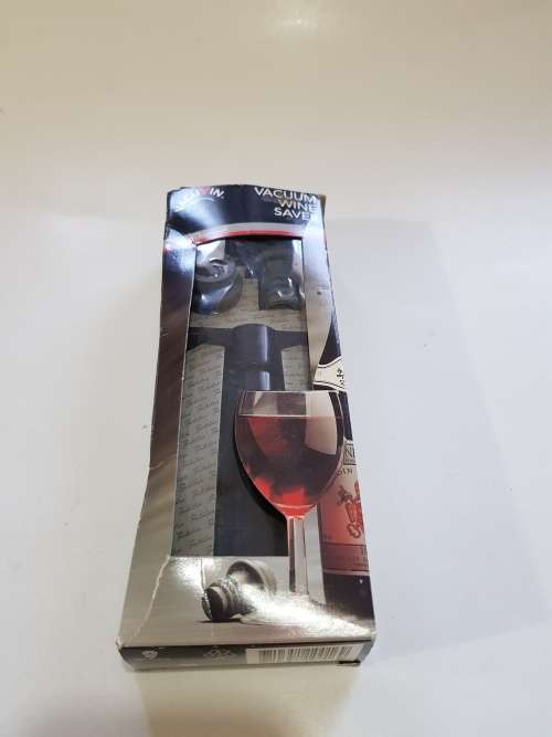 Vacuum Wine Saver, Pump and 2 Rubber Stoppers