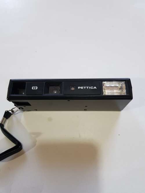 Pettica Model 905 Film Camera, Telectro Flash 110