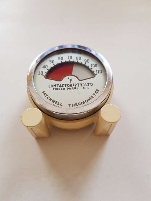 Vintage Satchwell Thermometer in Degree Fahrenheit, Made in England