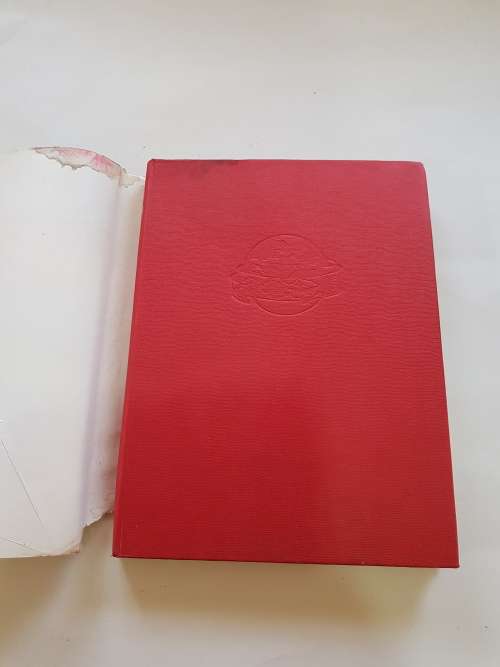 The Living World of Achievement in Colour, Hardcover Book