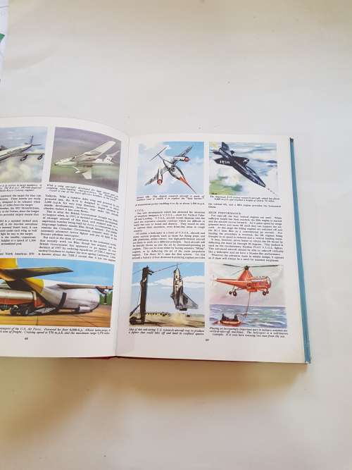 The Living World of Science in Colour, Hardcover Book