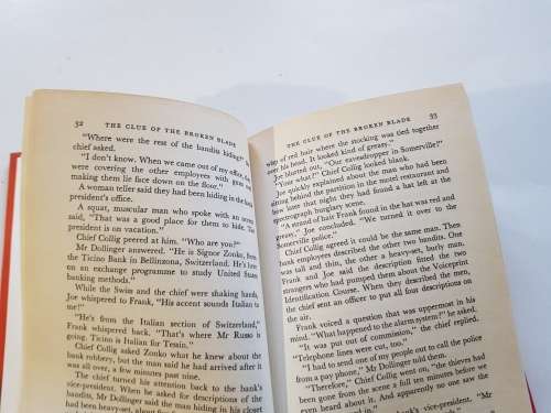 The Hardy Boys Series, The Clue of the Broken Blade, Franklin W Dixon, 1977