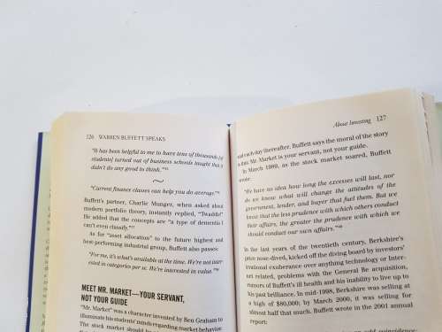 Warren Buffett Speaks by Janet Lowe