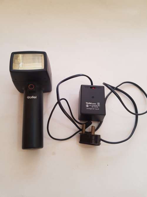 Vintage Rollei 140 RES Flash with Charger