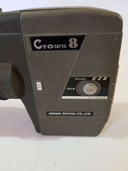 Crown 8 Model EZS 8mm vintage Movie Camera, 1.8, 10-30mm