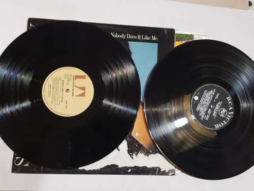 Shirley Bassey, Nobody Does It Like Me LP, VG+