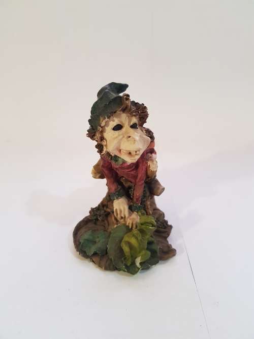 Witch with Frog Figurine, Crown