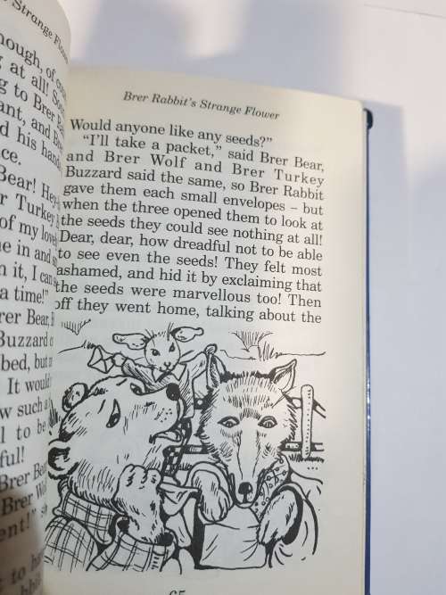 Enid Blyton, The Sneezing Dog and Other Stories, Hardcover