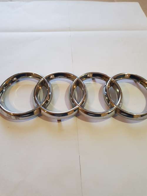 Audi Badge, Grill
